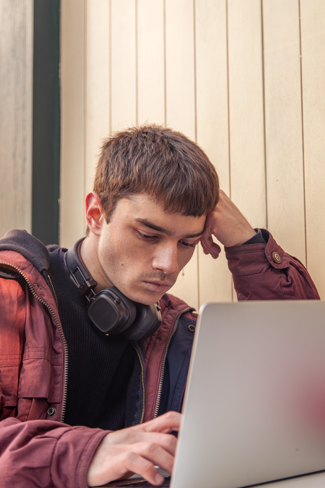 Imagem de adolescente em consulta